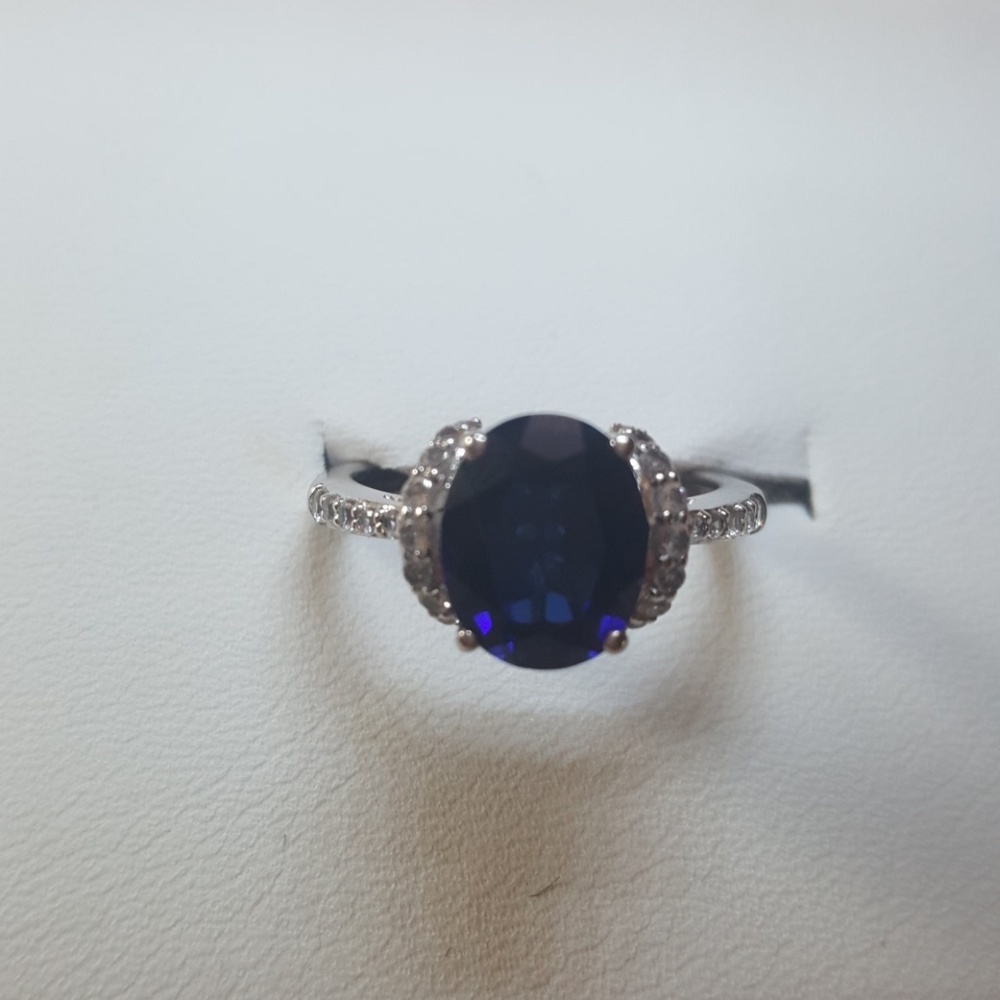 Necklace, earrings and ring